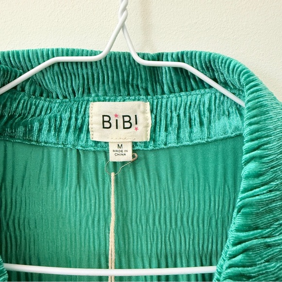 BiBi Emerald Crinkled Button-Up Blouse - Picture 4 of 6